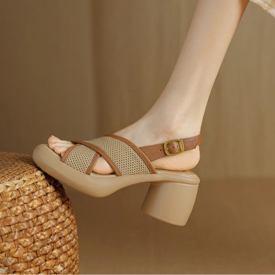 Felicia - Escarpins à bride arrière perforés et entrecroisés