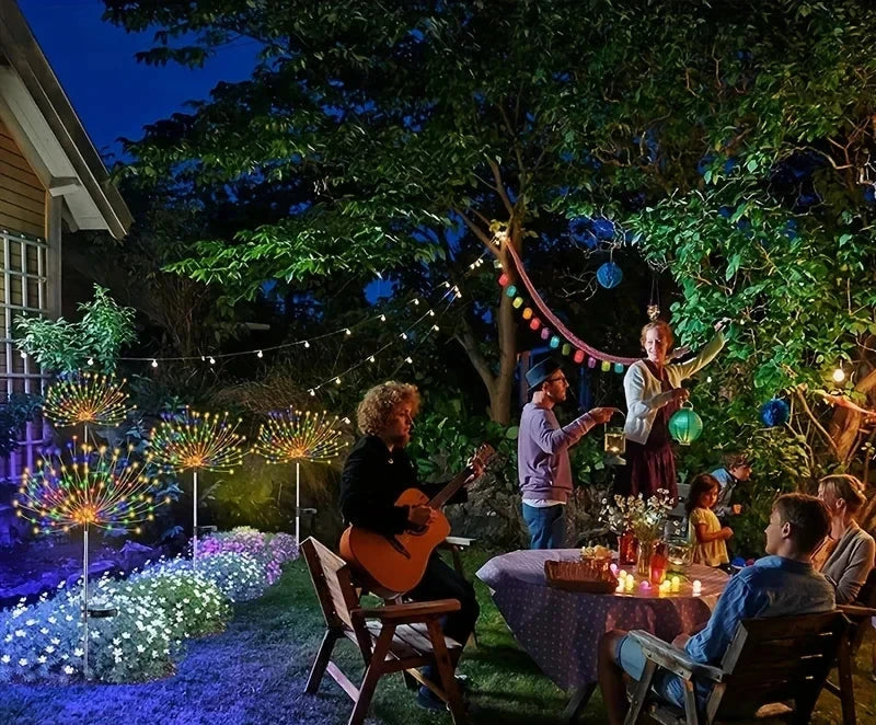 Lumière LED solaire en forme de feu d'artifice