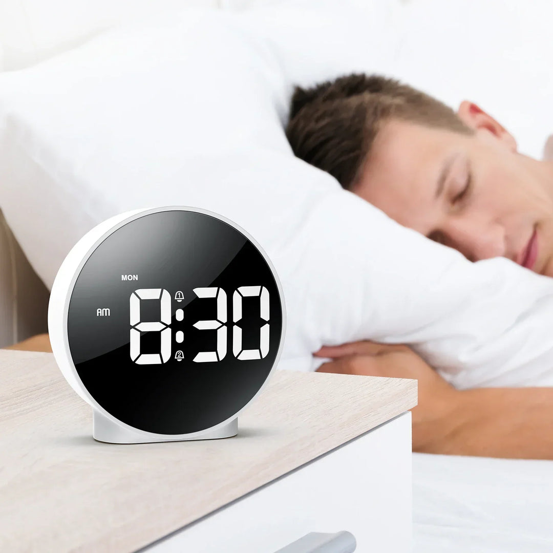 BrightTime – Réveil numérique LED avec chargement USB