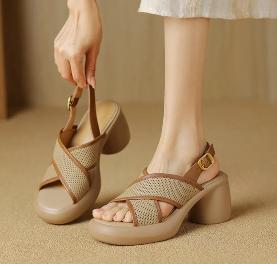 Felicia - Escarpins à bride arrière perforés et entrecroisés