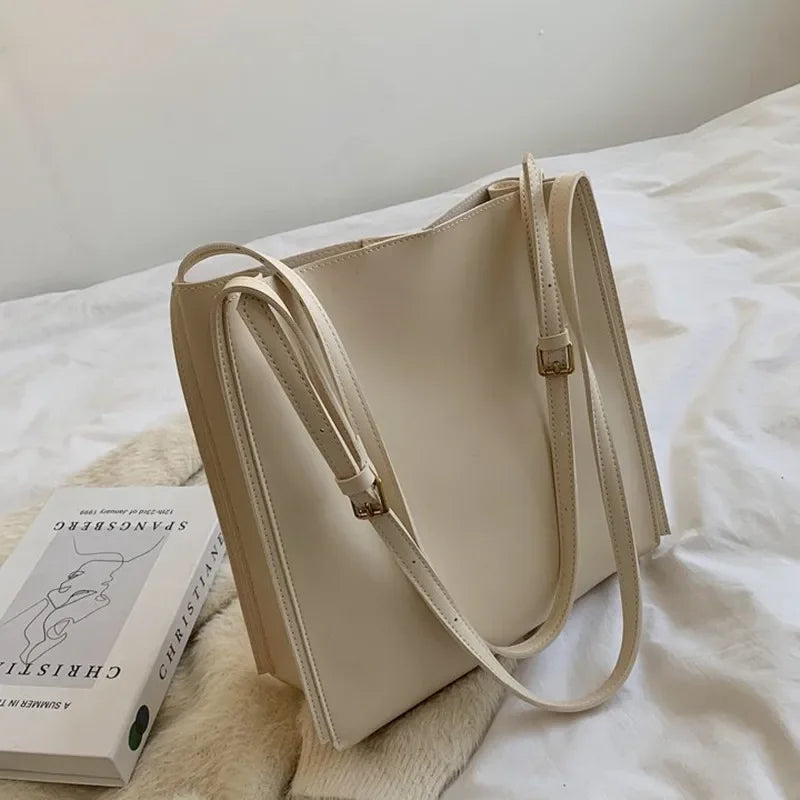 Simplement Chic | Sac fourre-tout carré polyvalent à bandoulière