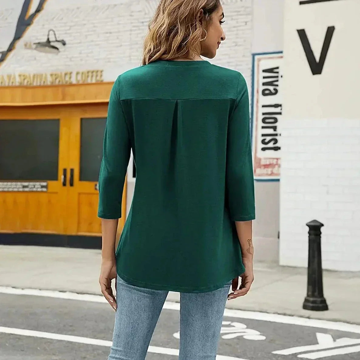 Élégance Vibe | Blouse Femme Chic à Col V