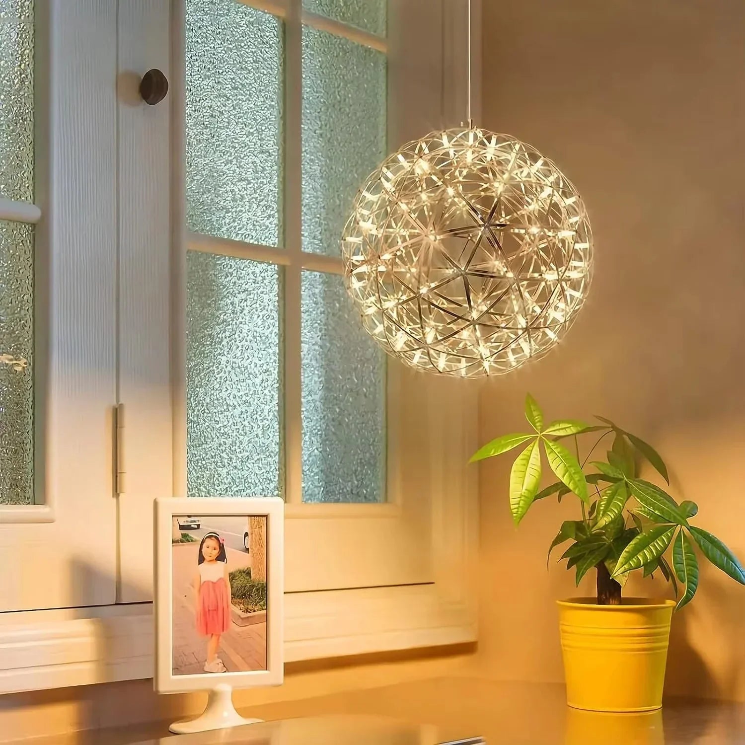 OrbaGlow - Lustre sphérique moderne avec design multi-lumières