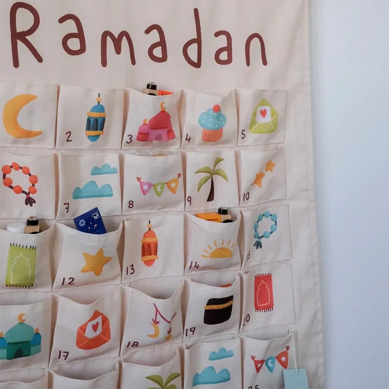 Calendrier de l'Avent suspendu décoration compte à rebours Ramadan Moubarak