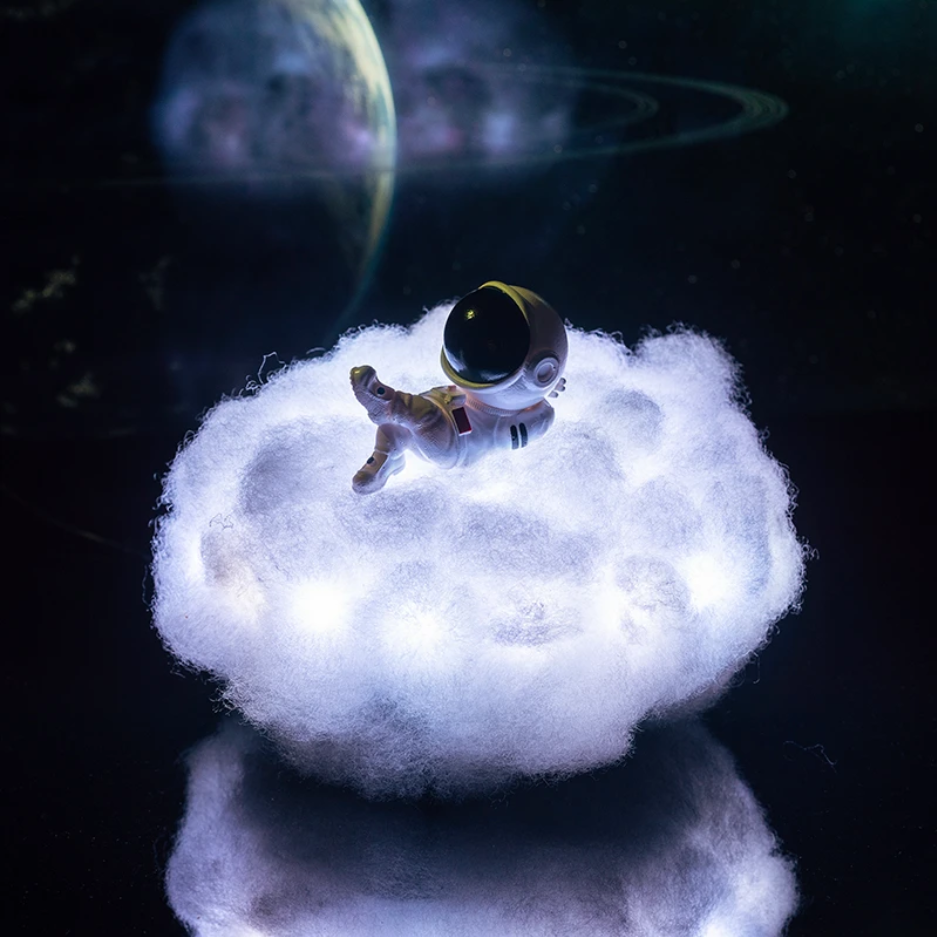 CosmicCloud - Lampe de nuit astronaute ciel