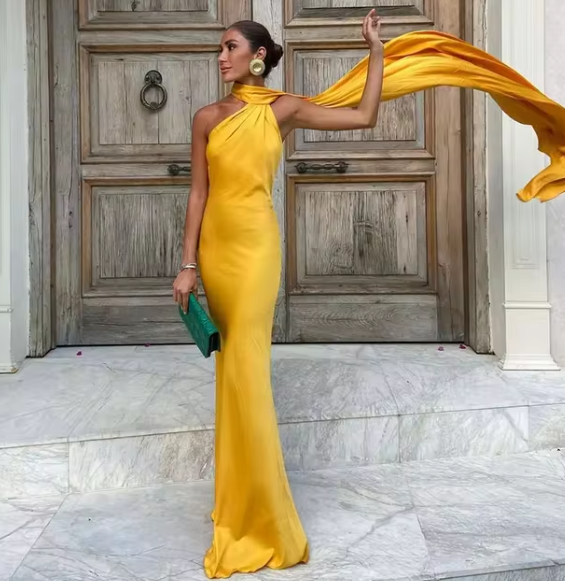 Robe dos nu Claudine | Élégance sexy à épaules dénudées avec accent de ruban de satin