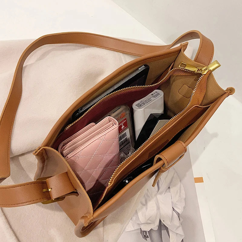 Sac Long à Bandoulière Essentiel Luxe pour Femmes