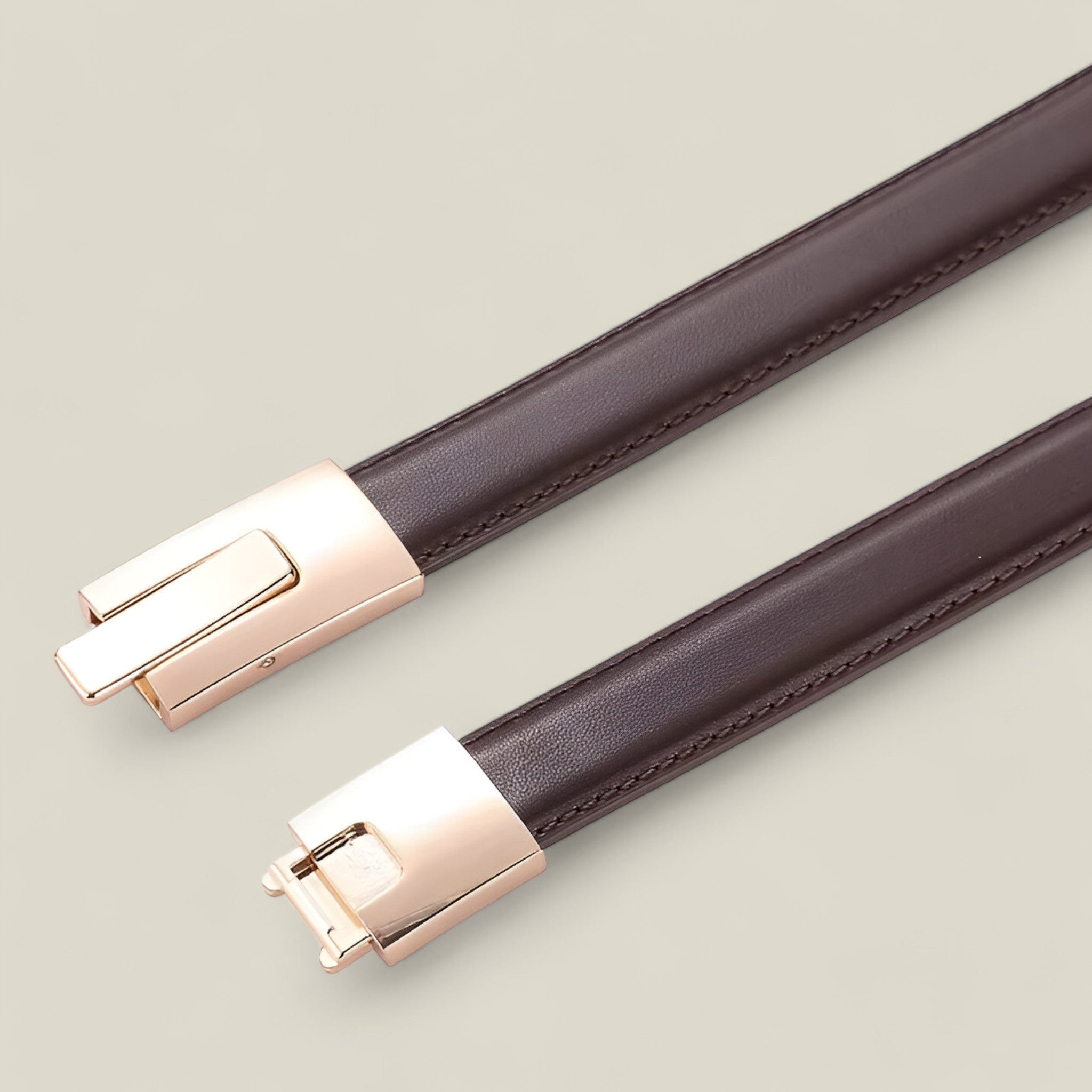 Sophia- Ceinture fine en cuir avec boucle dorée