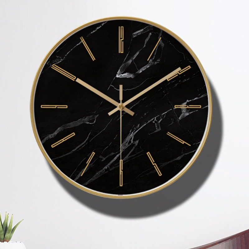 Élégance intemporelle – Horloge murale en marbre noir