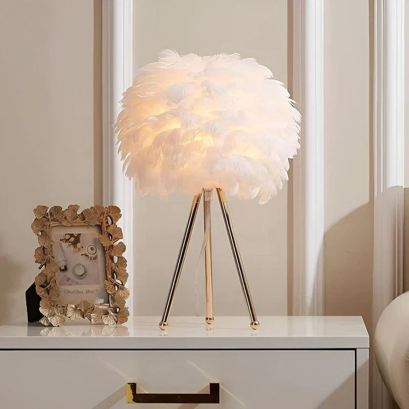 FeatherLuxe - Lampe en plumes douce et lumineuse