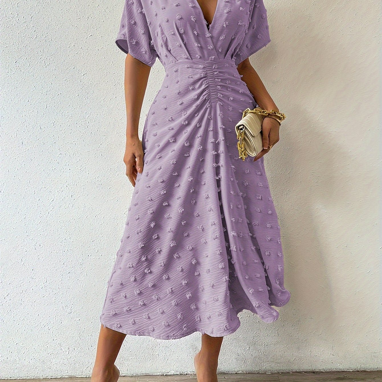 Robe midi plissée à col en V Emilie Behagelig