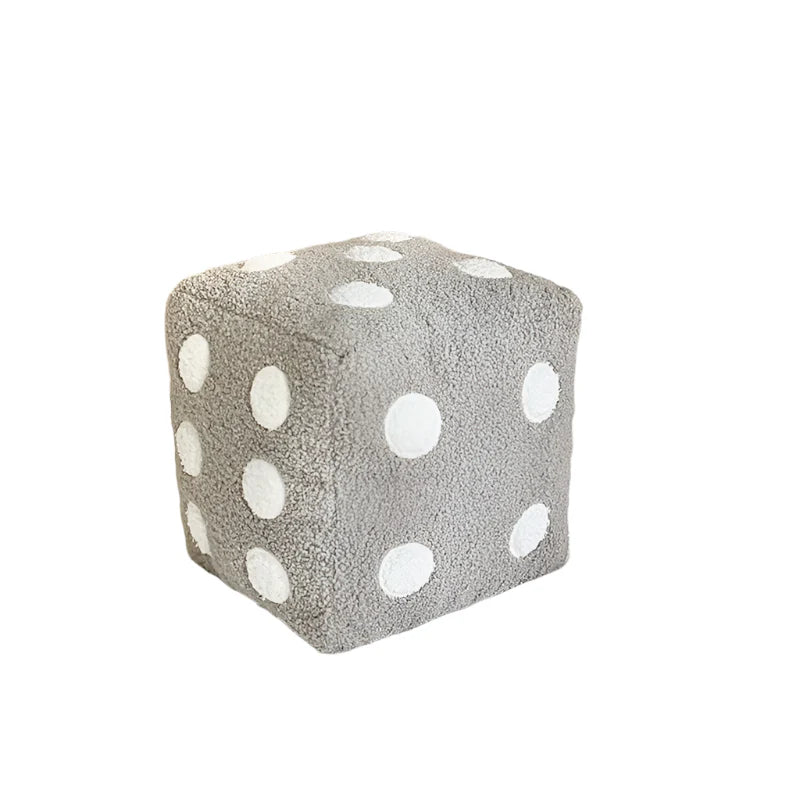 PudeTerning – Coussin Doux en Forme de Dé pour une Décoration Intérieure Amusante et Conviviale