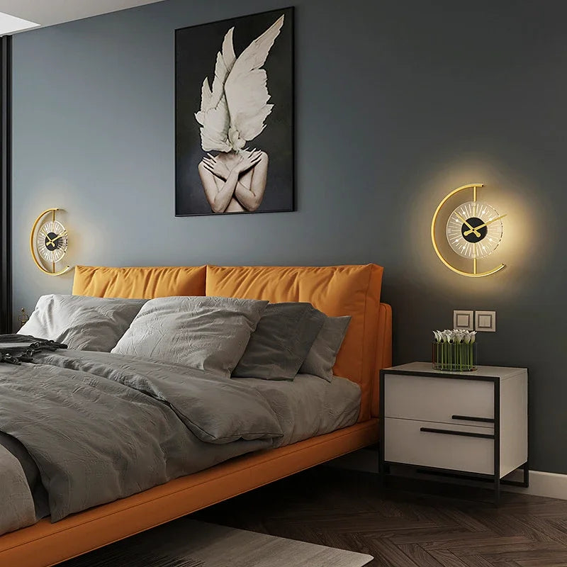 LunaTime - Horloge murale moderne en croissant avec lumière douce