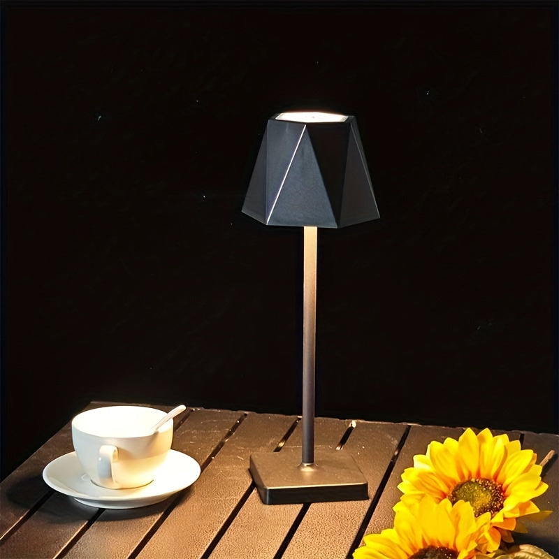 Lampe de bureau LED moderne en métal poli