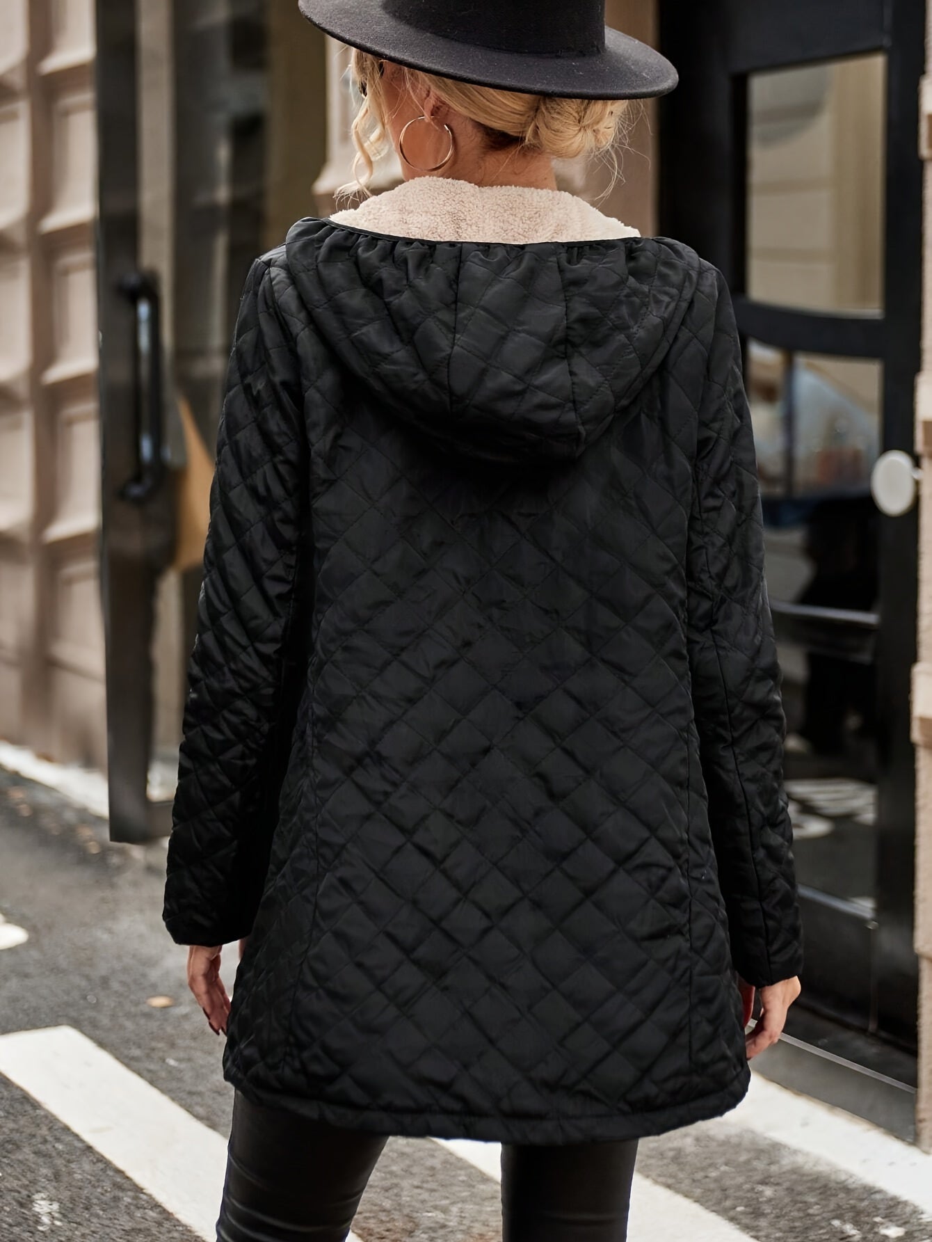 Manteau Matilda à capuche en fourrure doublée