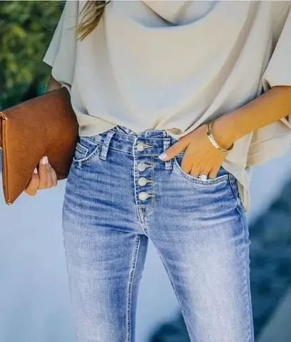 Pantalons en denim taille haute à boutons Chloe Flex pour femmes