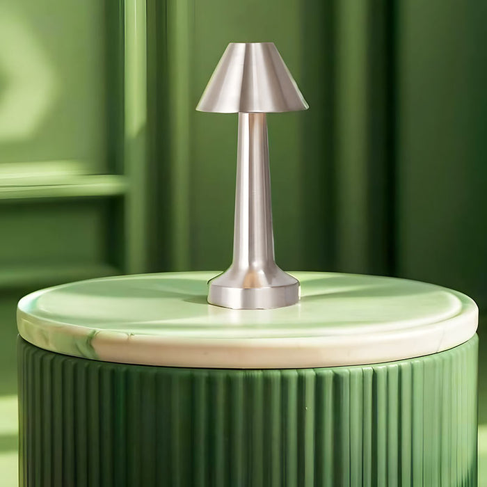 LumiCone - Lampe de table moderne conique élégante