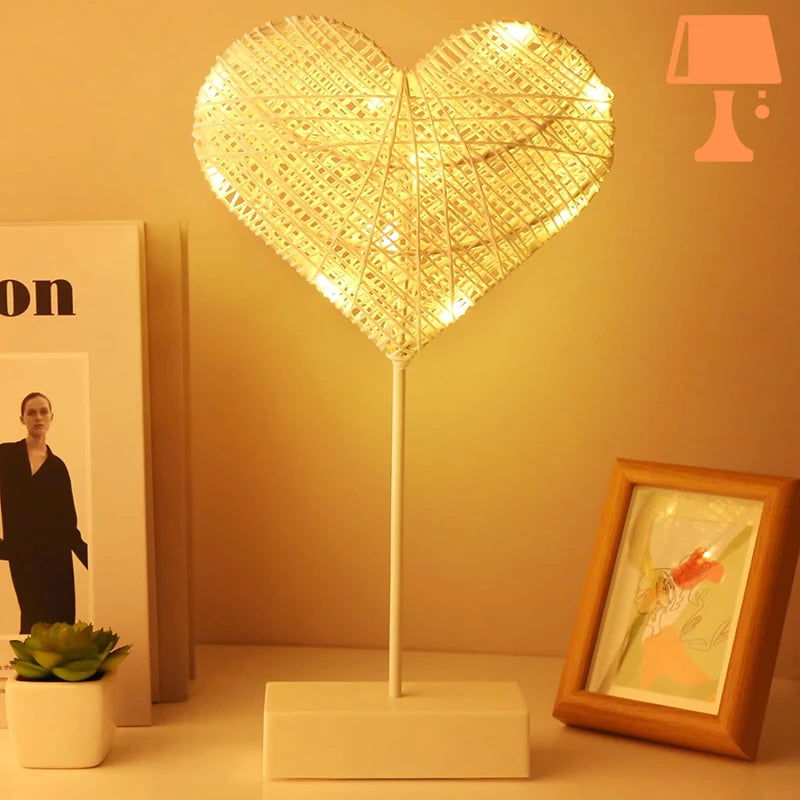 LumiHeart - Lampe de nuit LED en forme de cœur tissé