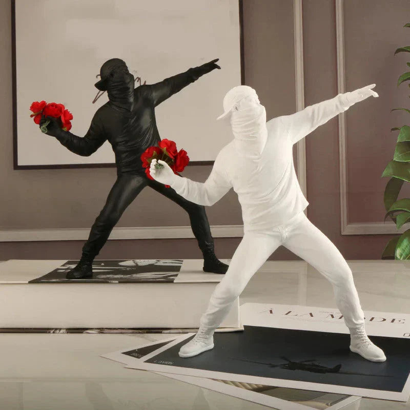 BloomThrower - Statue Moderne de Lanceur de Fleurs