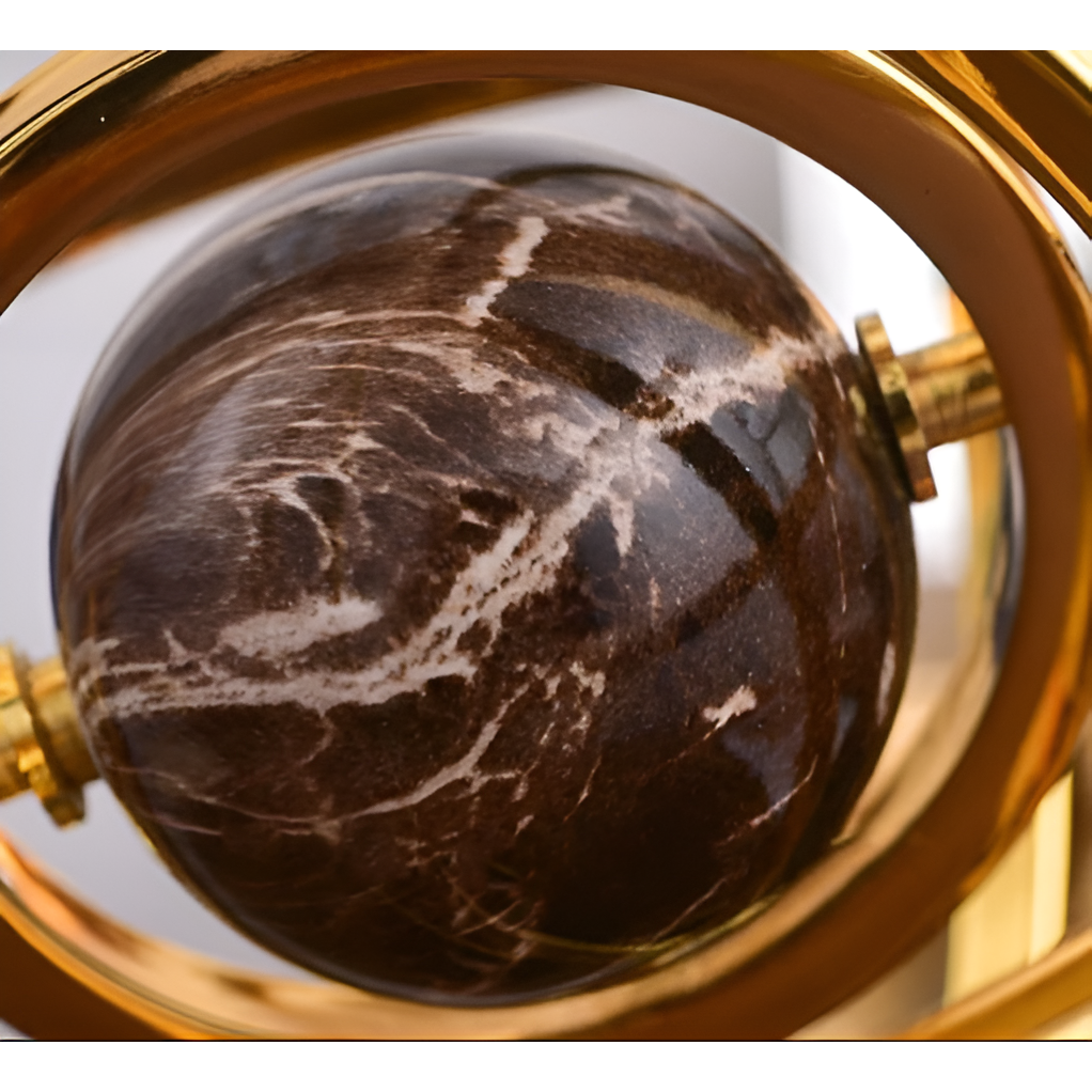 Aurevia – Sculpture faite à la main avec socle en marbre pour une décoration intérieure élégante