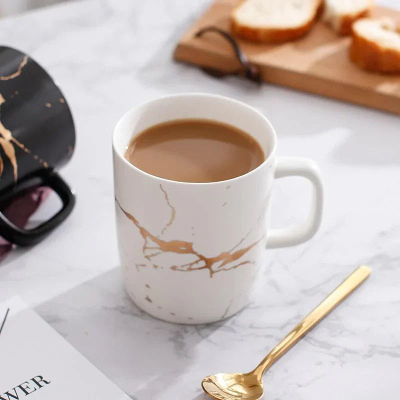 Tasse à café LumiStone avec motif frappant et finition brillante