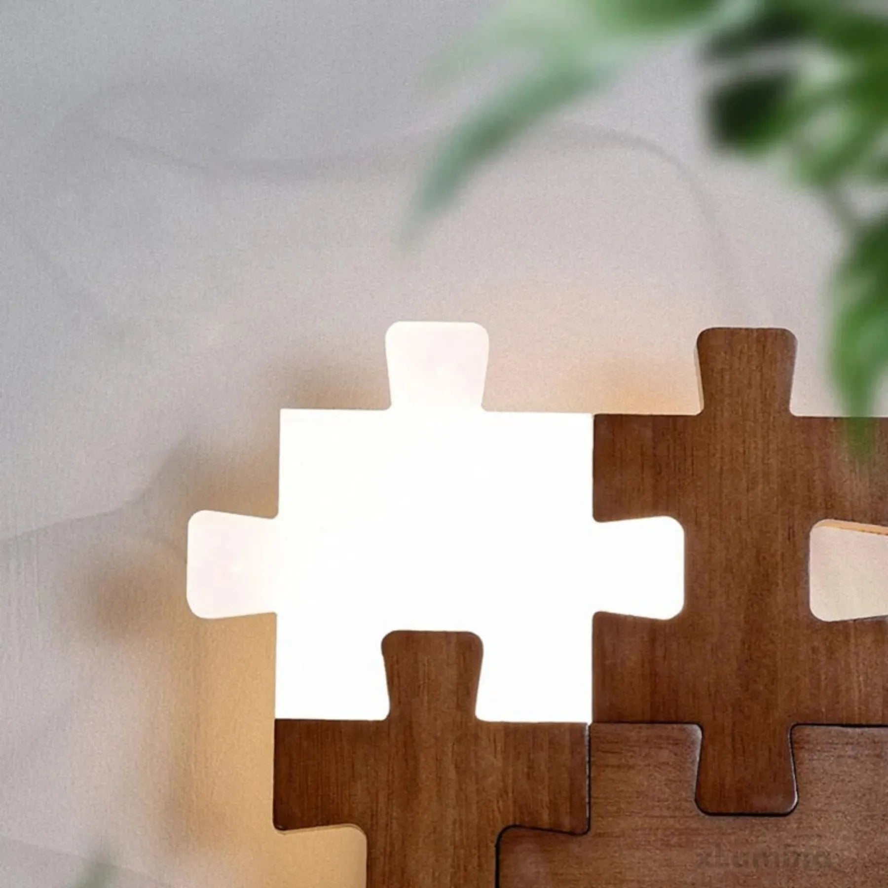 PuzzleGlow – Lampe murale moderne en bois à découper