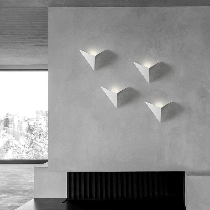 LumiTri - Lampe murale triangulaire minimaliste