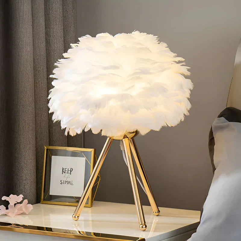 FeatherLuxe - Lampe en plumes douce et lumineuse