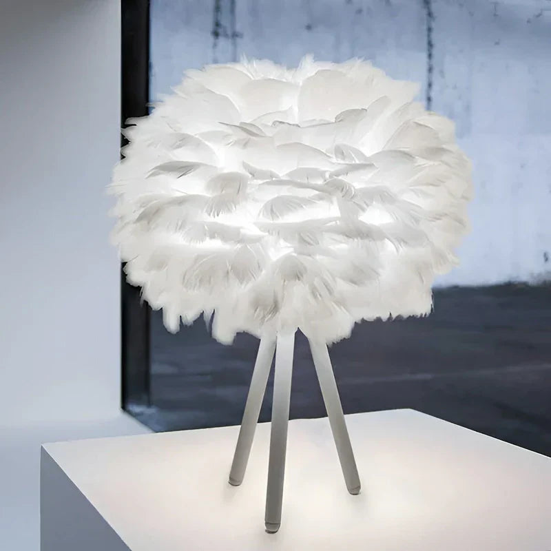 FeatherLuxe - Lampe en plumes douce et lumineuse