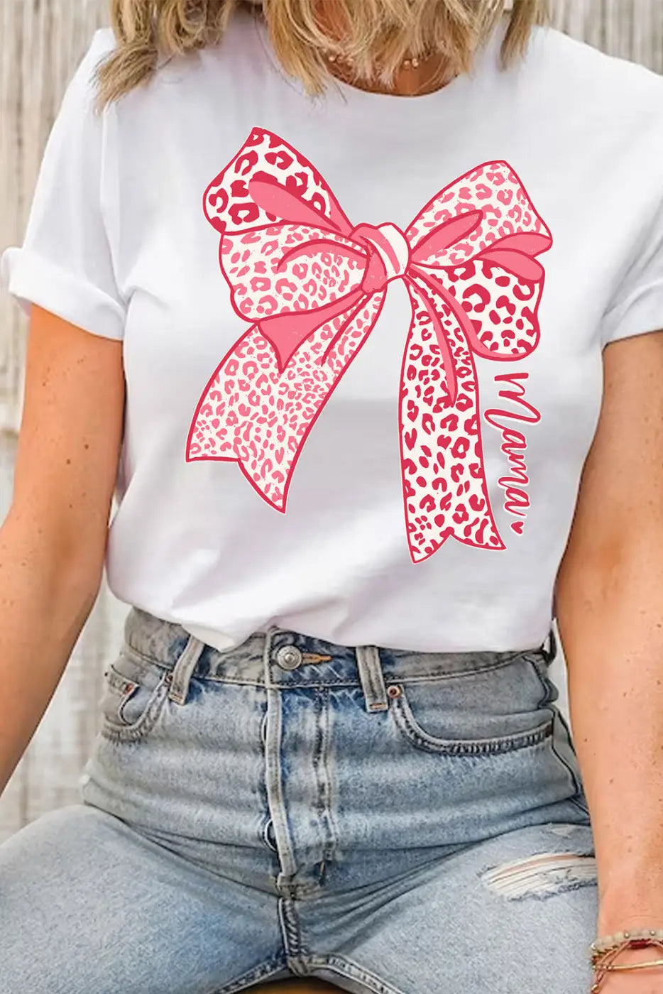 T-shirt graphique blanc avec nœud léopard