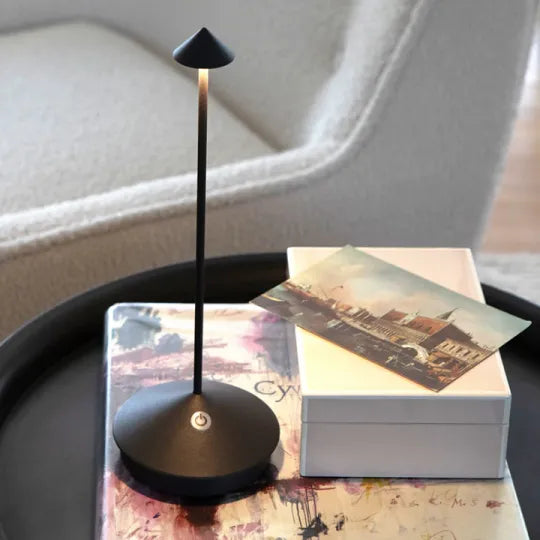 LumaGlow - Lampe de bureau LED minimaliste et écoénergétique