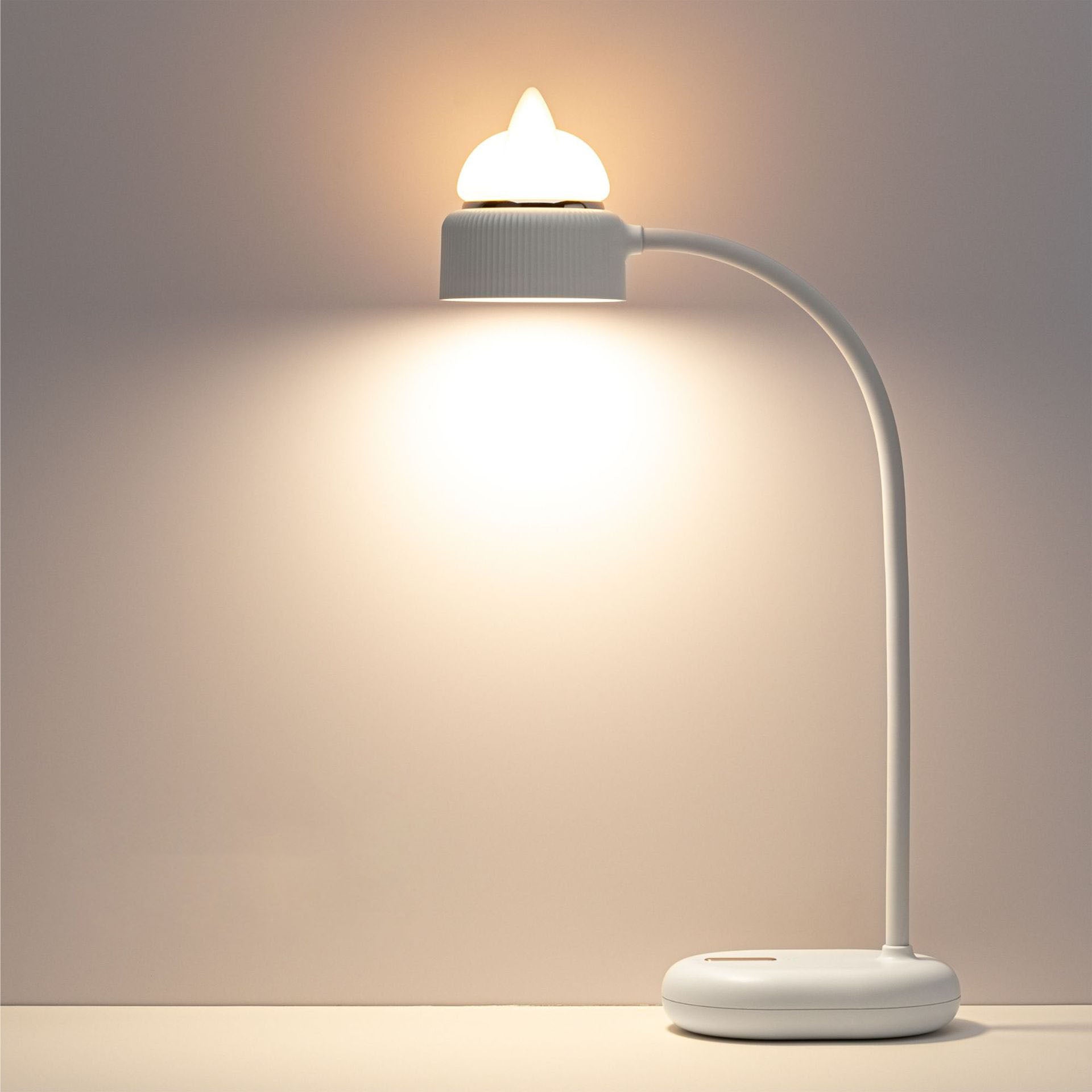 GlowLamp - Lampe de bureau LED moderne avec design d'oreilles de chat