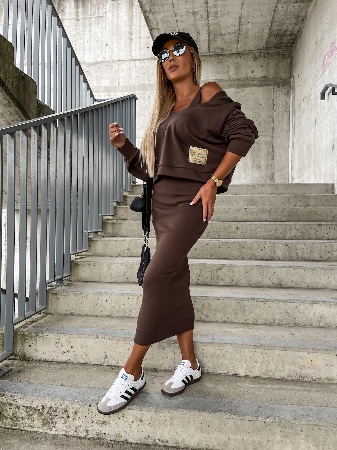 Ensemble élégant de robe en maille et de pull Claire