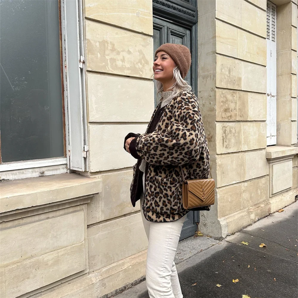 Veste Léopard Sophia – Confort Élégant pour Toutes les Saisons