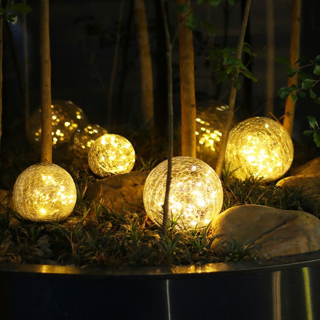 GlowGlobe - Lampe en verre tricotée solaire avec piquet de terre
