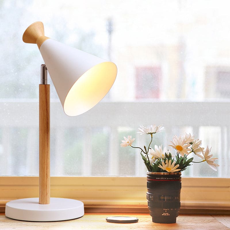 NordicGlow – Lampe rustique moderne au design conique