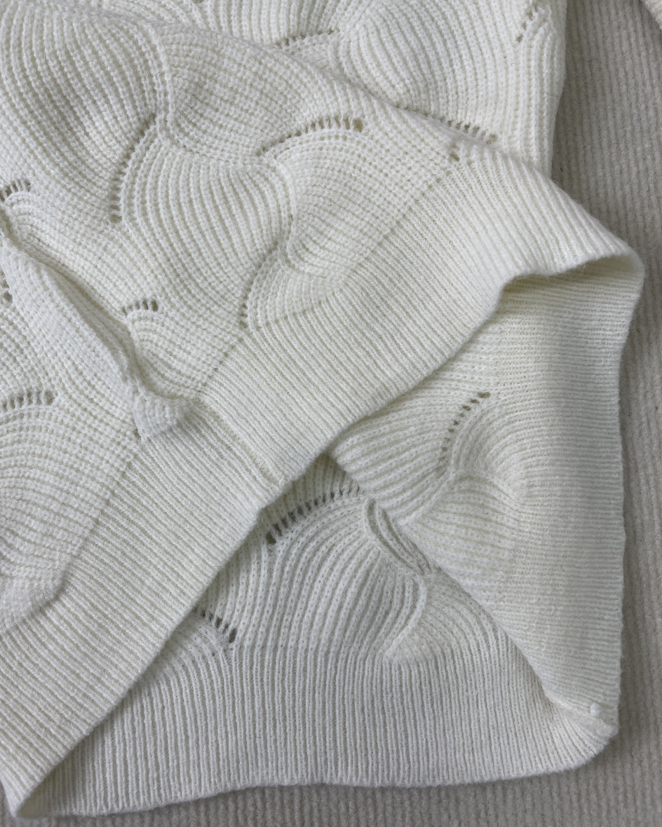 Tendance d'automne® - Pull blanc à épaulettes