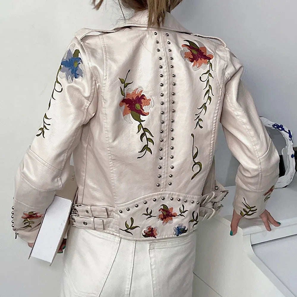 Veste en cuir vegan élégante Flora avec clous et fermeture éclair