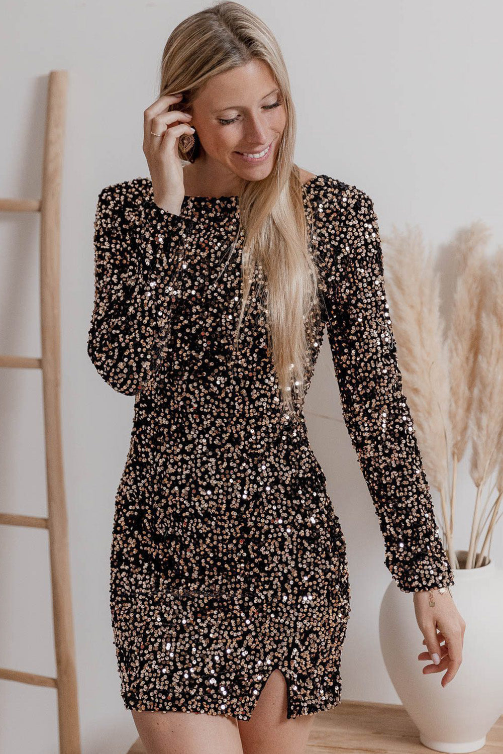 Sofia - Mini robe avec paillettes et fente