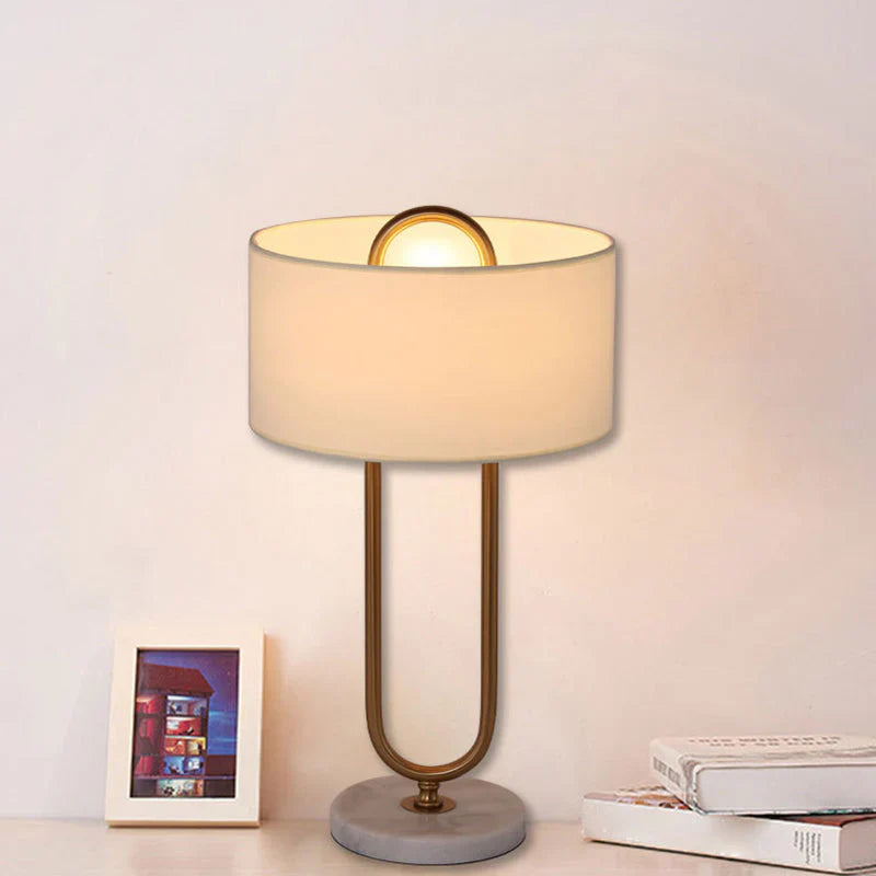 SleekElegance - Lampe de table moderne avec abat-jour cylindrique