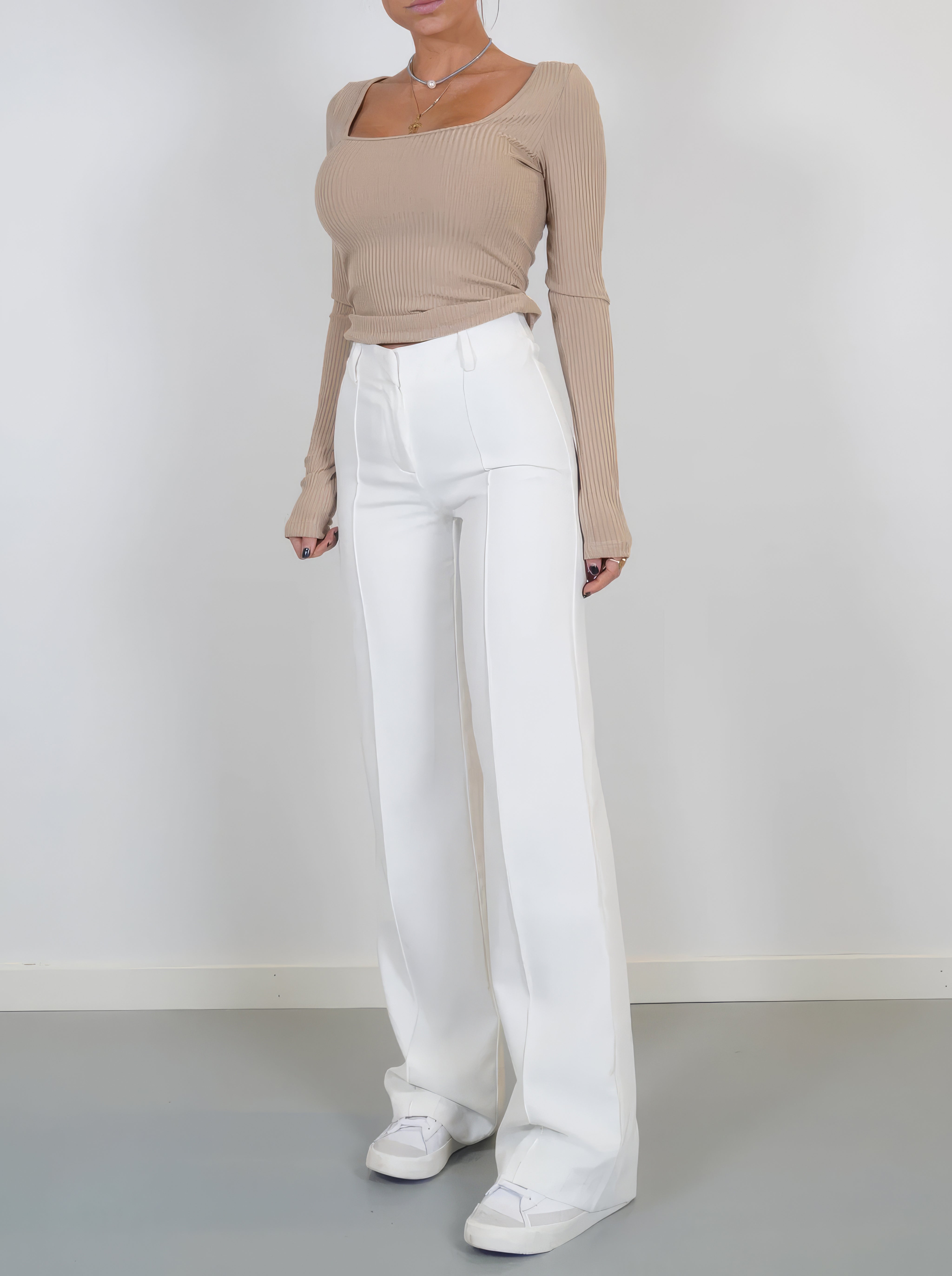 Pantalons Évasés Chic Lucy pour un Style Sans Effort