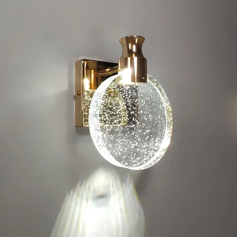 LumeGlow - Élégante lampe murale en forme de goutte d'eau
