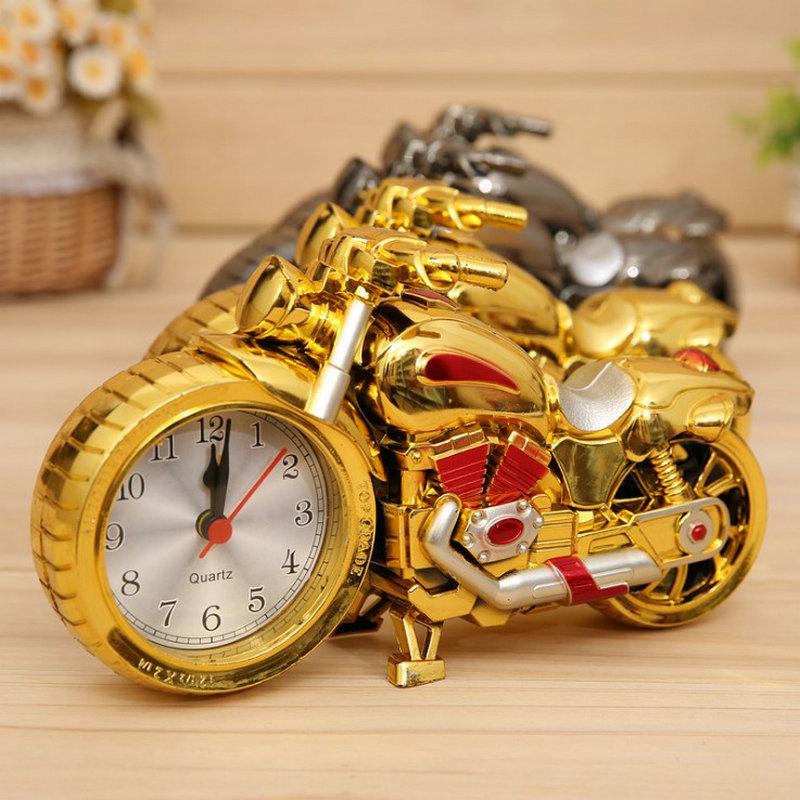 Montre à quartz style vintage pour moto