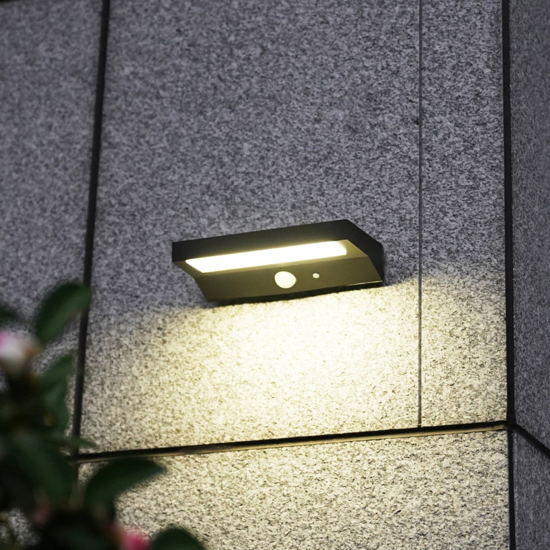 Lampe murale à détecteur de mouvement SolarGuard