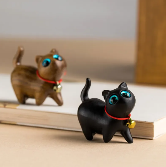 Jolis figurines de chats pour la décoration