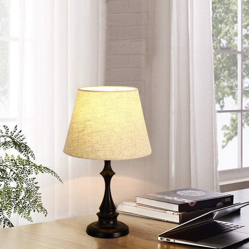 Lampe de table SoftGlow avec abat-jour en tissu - Lampe de bureau moderne et minimaliste