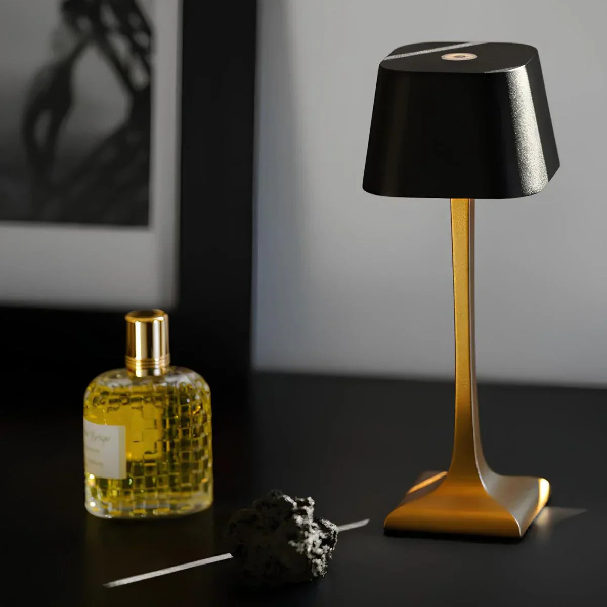 LumaLine - Lampe de table élégante et lisse avec abat-jour cylindrique