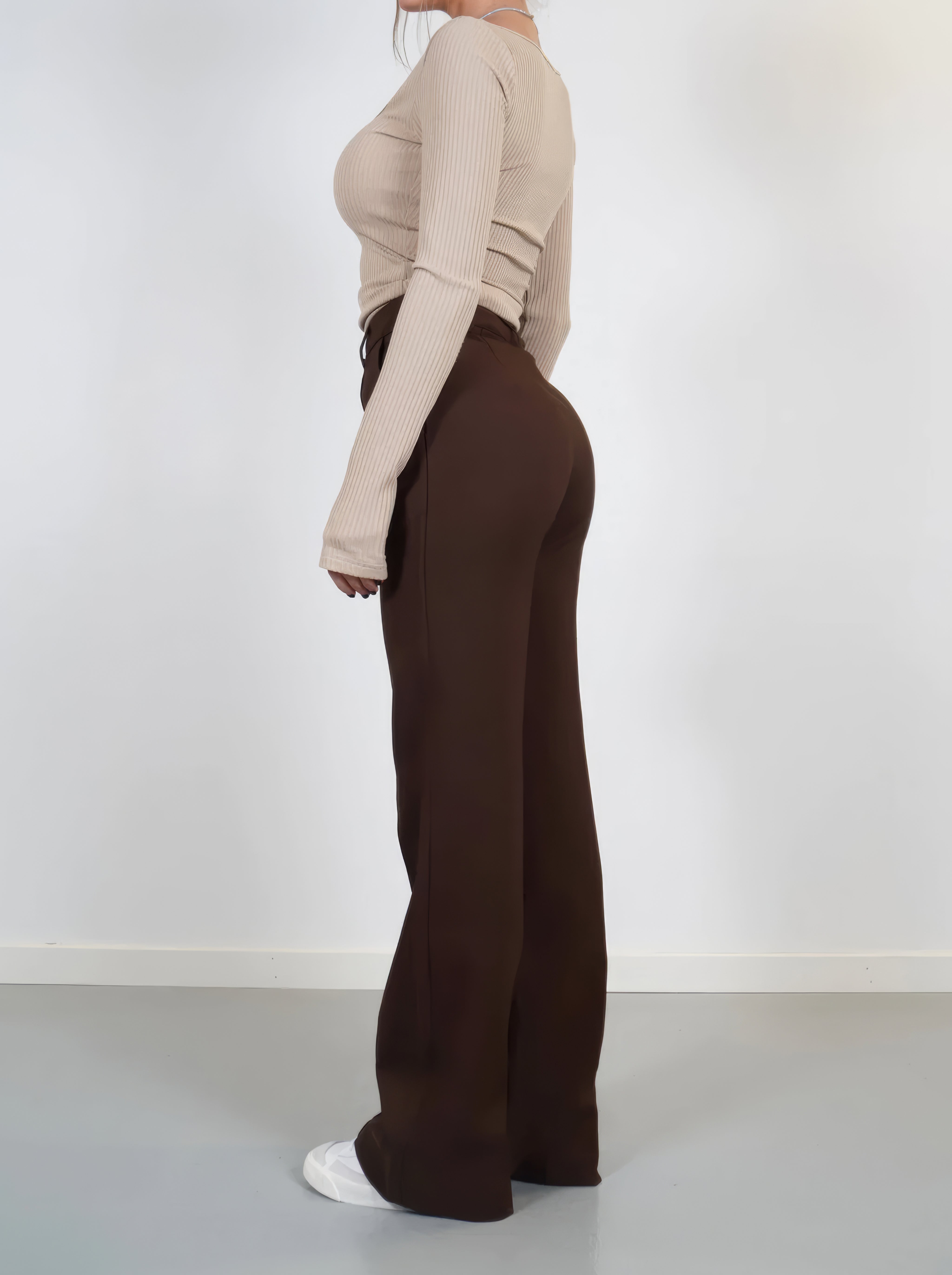 Pantalons Évasés Chic Lucy pour un Style Sans Effort
