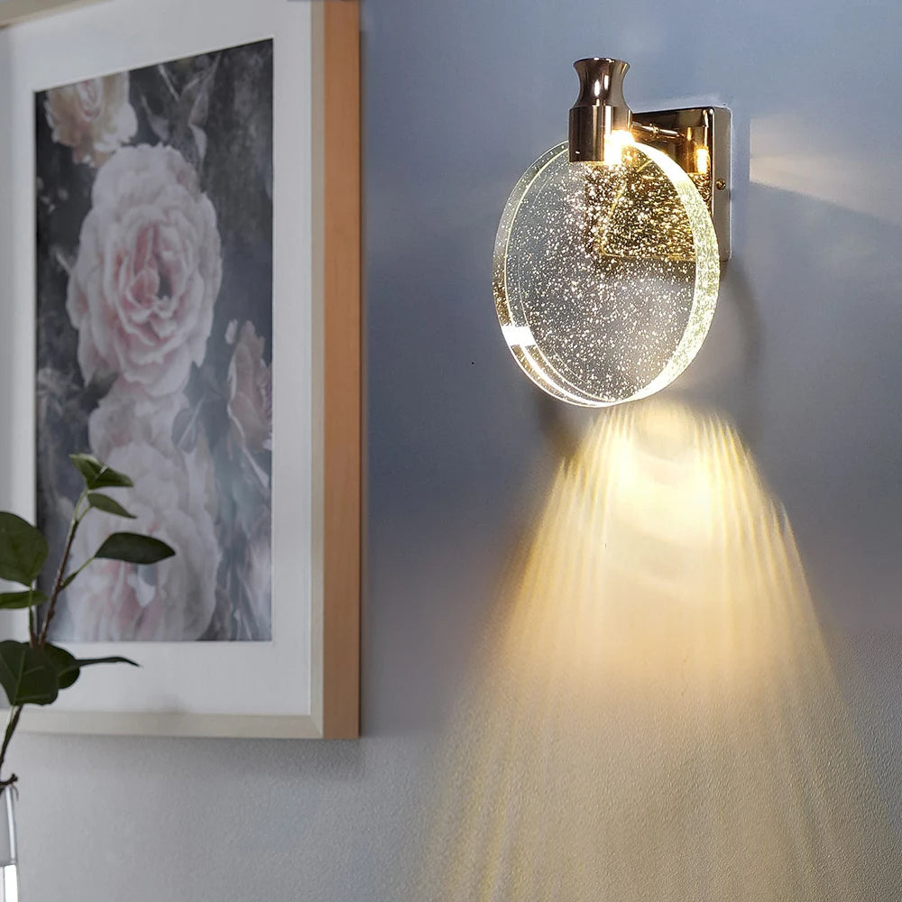 LumeGlow - Élégante lampe murale en forme de goutte d'eau