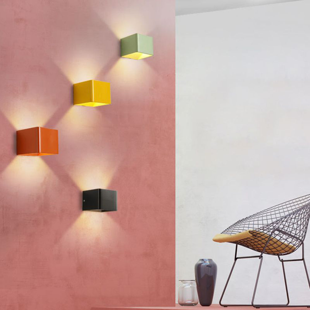 Plafonnier carré au design unique